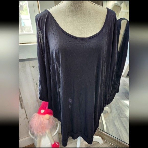 XL Ladies Cold Shoulder Dolman Shirt - Picture 1 of 3